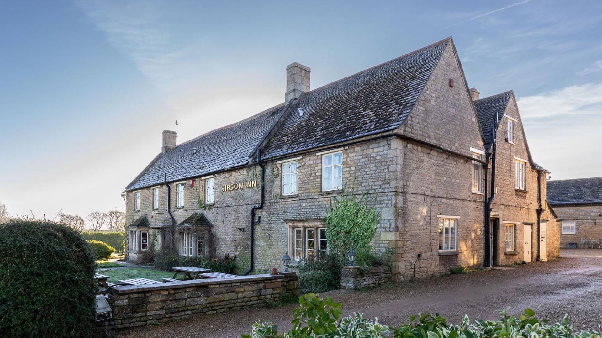 โรงแรม เดอะ ซิบสัน อินน์ Water Newton ภายนอก รูปภาพ
